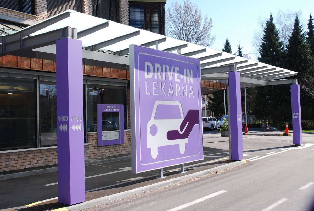 Zaprtje drive-in lekarne Soča zaradi prenove Zaprtje drive-in lekarne Soča zaradi prenove