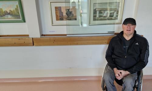 Slikarska razstava likovne sekcije Zveze paraplegikov Slovenije v URI Soča Slikarska razstava likovne sekcije Zveze paraplegikov Slovenije v URI Soča