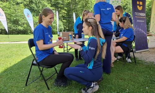 V Kamniški Bistrici smo na Vseslovenskem inkluzijskem pohodu preživeli čudovit dan, poln nasmehov, srčnosti, prijateljstva in nepozabnih doživetij