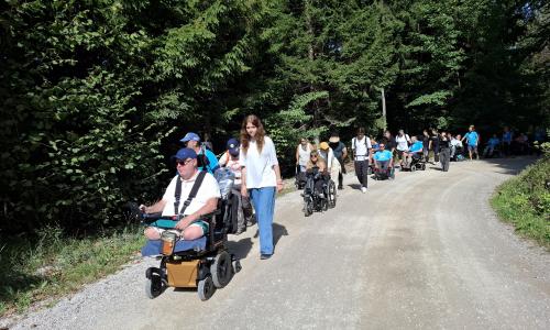DVE POTI, EN CILJ – SKUPAJ NA TRAVNI GORI! DVE POTI, EN CILJ – SKUPAJ NA TRAVNI GORI!
