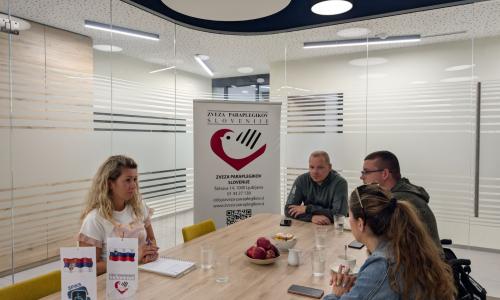 Delovni obisk predstavnikov SPIKS na Zvezi paraplegikov Slovenije Delovni obisk predstavnikov SPIKS na Zvezi paraplegikov Slovenije